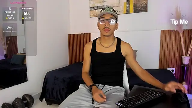 Julian Dark  online show from February 6, 4:31 am