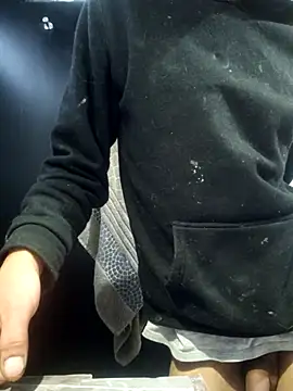 AlejandreBy online show from February 3, 3:28 pm