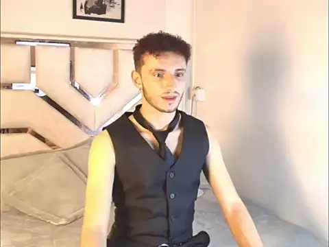 Curlystartt online show from January 12, 1:48 pm