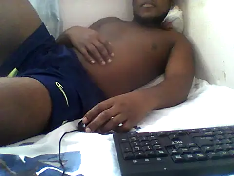 handsomeguy02 online show from May 22, 12:43 pm