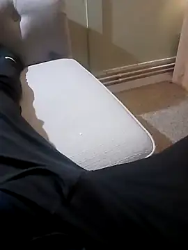 Hertsguy1984 online show from April 18, 10:53 pm