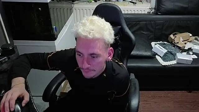 Rayzel White online show from January 16, 11:07 pm