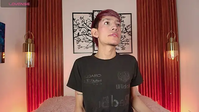 Taylor Snow online show from March 1, 8:52 pm