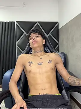 Dogan Renzo0 online show from February 9, 8:57 pm