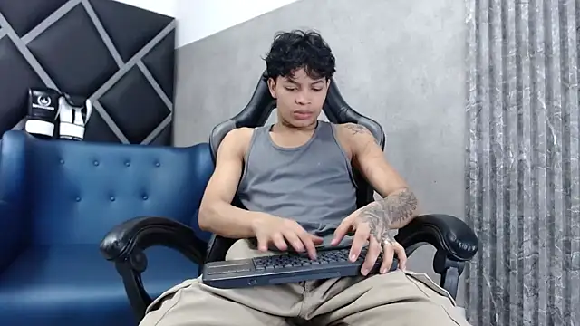 Dogan Renzo0 online show from February 7, 8:03 pm