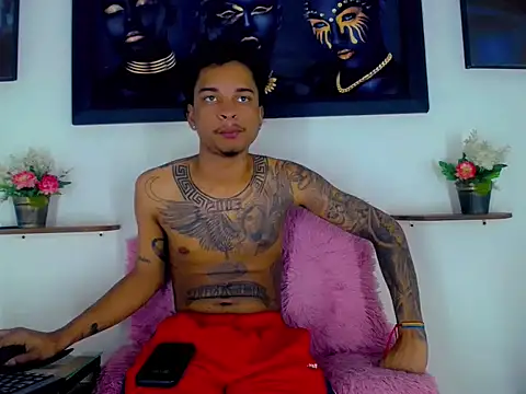 Tatoo Noah online show from April 16, 9:39 pm