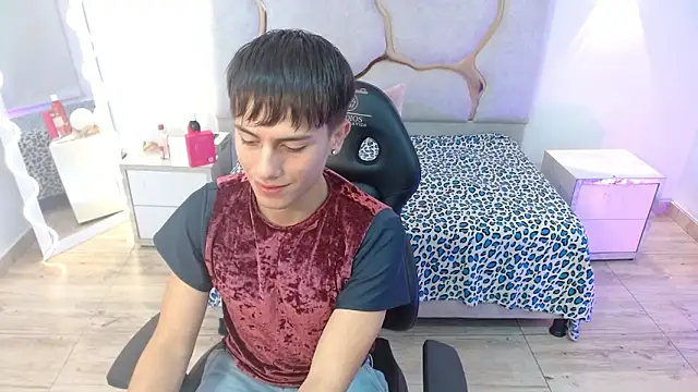 EVAN TAY online show from February 23, 3:19 am