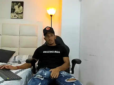 ricky spensar23cm  online show from February 19, 2:30 am