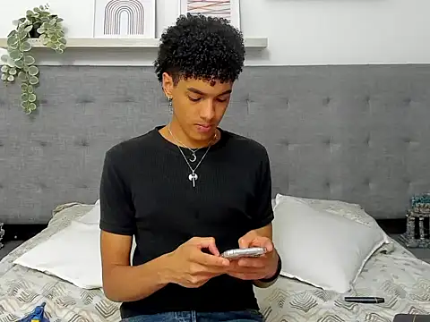 wes gibbings online show from March 3, 8:37 pm