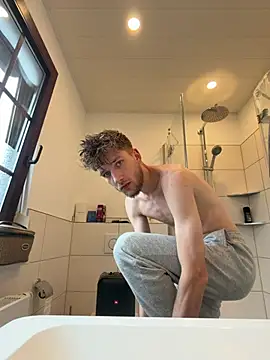 YoungSkinnyBoy20 online show from March 14, 12:45 pm