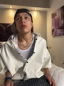 Dominik Souza online show from July 9, 8:56 pm