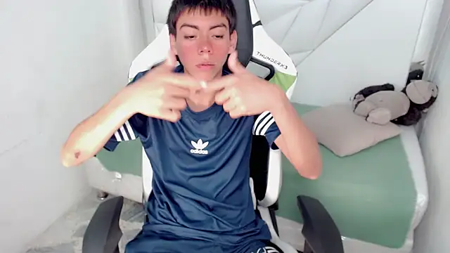 Liarr  online show from January 31, 8:29 pm