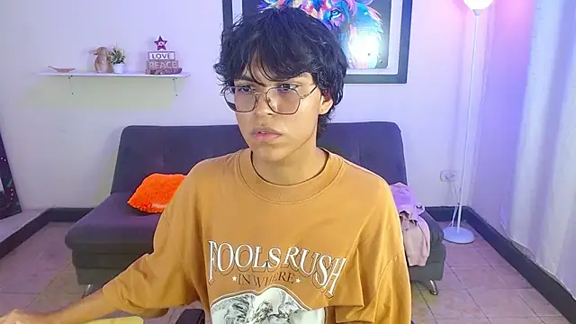 Maecum18 online show from February 23, 9:16 pm