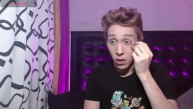 DannyParker  online show from May 3, 2:58 am