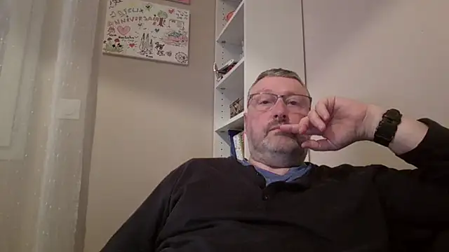 doudou310 online show from March 10, 5:13 am