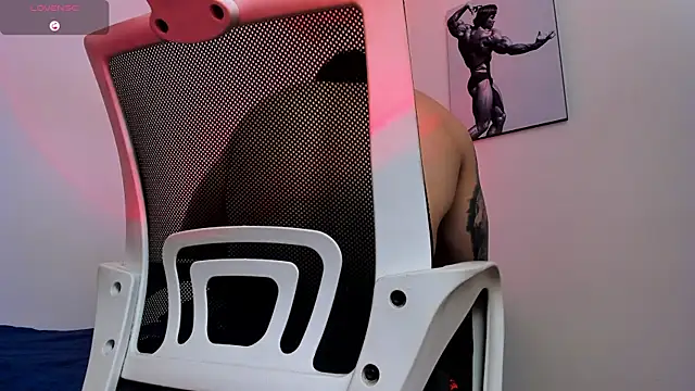 LiamReigns  online show from April 19, 9:09 am