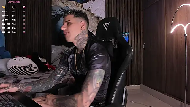 trisstann  online show from March 15, 5:08 pm