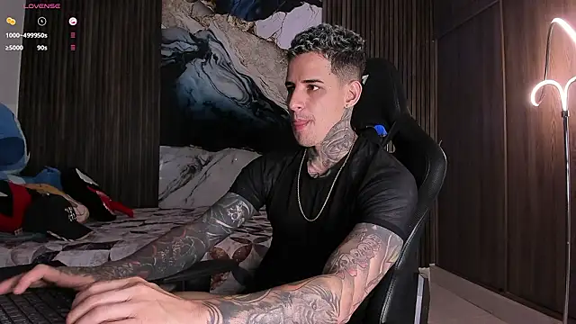 trisstann  online show from March 11, 11:45 pm