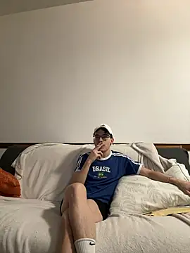 hungtwinkBR online show from June 23, 1:32 am