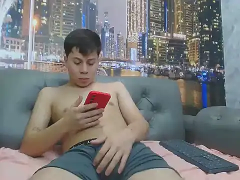 santiago xxxcol online show from April 11, 11:30 pm