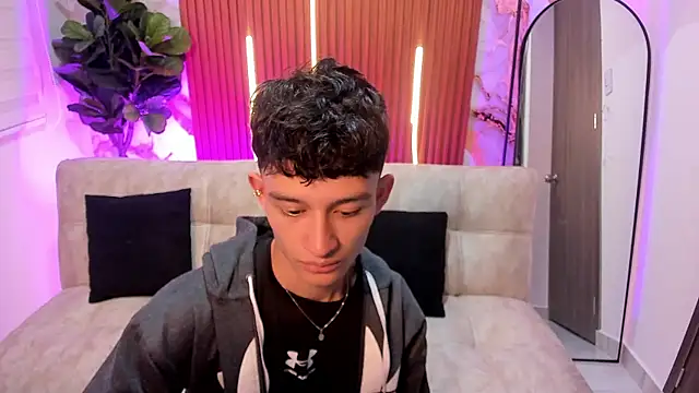 Patrick Howland  online show from February 7, 3:13 am