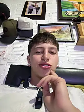 ARON LUXX online show from March 14, 11:01 pm