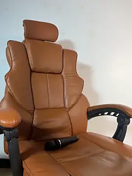 ARON LUXX online show from March 30, 3:35 pm