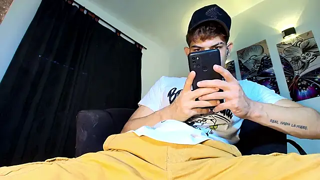 Jesshot bigcock20cm online show from April 8, 7:22 pm