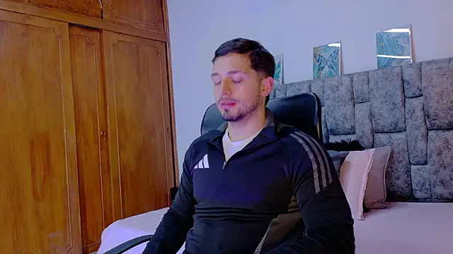 NICK MOSS  online show from February 21, 11:11 am