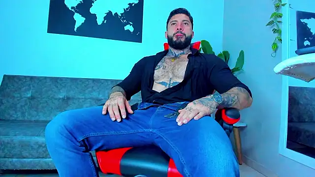 Alessrose online show from March 8, 8:13 pm