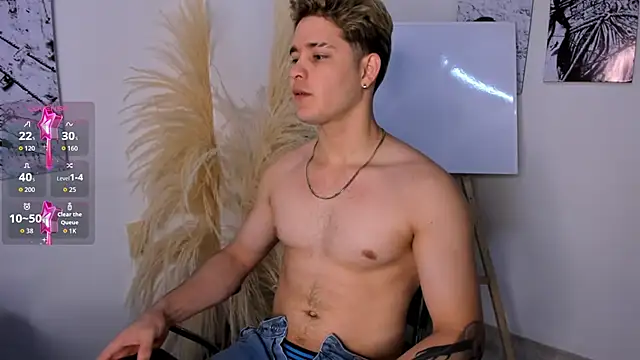 rayan linxx online show from March 18, 8:12 pm