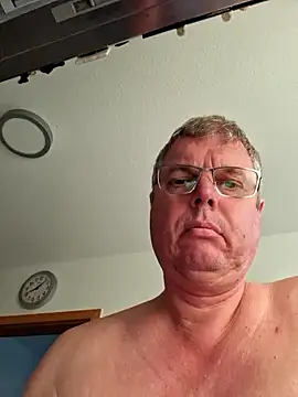 nackedei071 online show from May 7, 6:08 pm