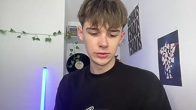 YourMilkyGuy online show from April 7, 3:23 pm