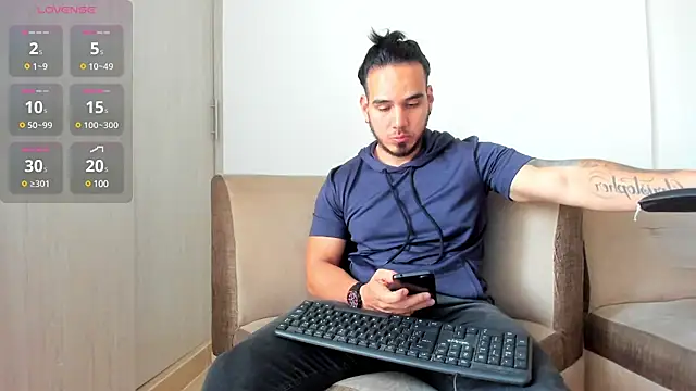 Snapshot of jhustin_marcius chatting on January 24, 9:58 pm jhustin marcius online show from January 24, 9:58 pm