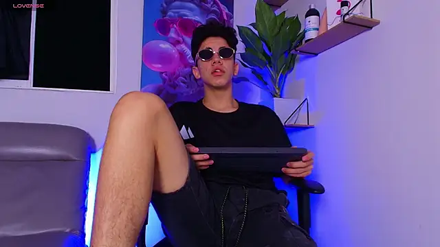 Gael moon  online show from February 13, 4:30 am