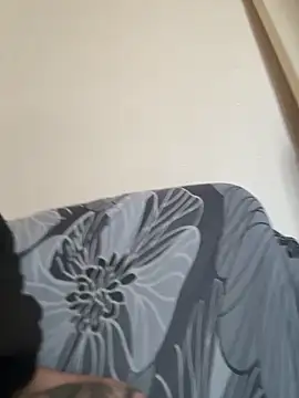 thiag999 online show from April 28, 1:49 pm