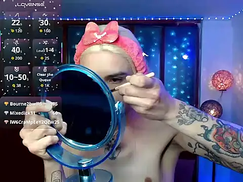 DanniHotBoy02 online show from March 13, 11:22 pm