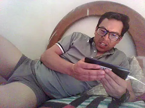 5ecsmachin3 online show from May 4, 10:22 pm