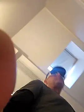 sk8brd snwbrd no snitch online show from April 2, 11:29 am