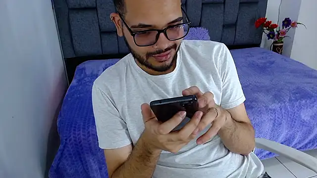 J black  online show from February 13, 8:14 pm