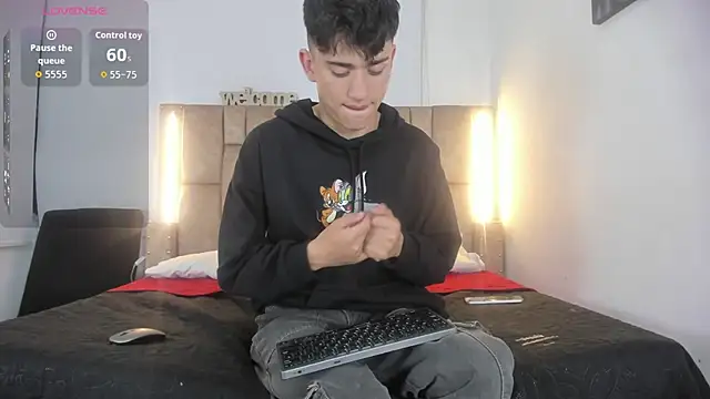 Noir Sebas online show from April 16, 3:17 am