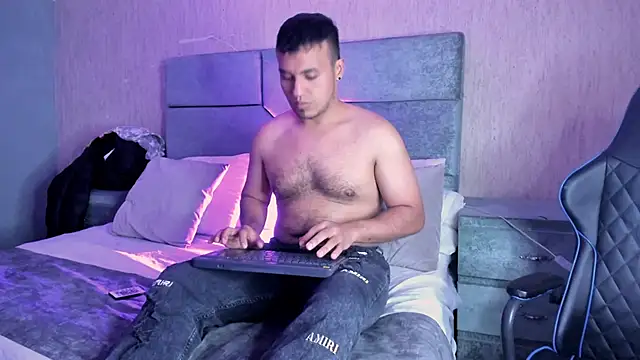 AronGarcia online show from February 20, 8:10 pm