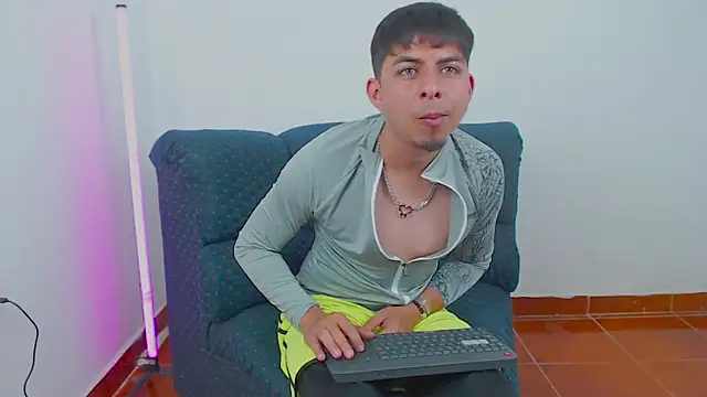 polloCol4U online show from April 1, 4:14 am