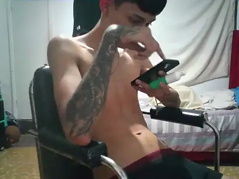 glopetitooo online show from February 27, 8:48 am