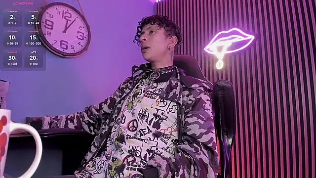 Maximoking26 online show from March 8, 4:16 am