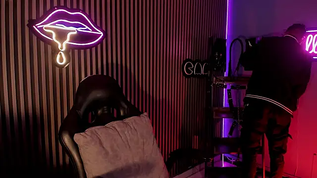 Maximoking26 online show from March 27, 4:27 am