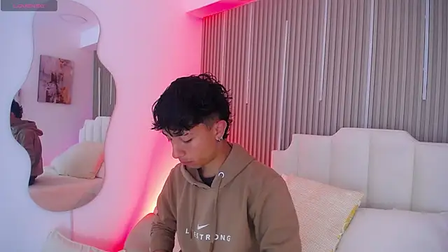 Aiden Rivers  online show from March 24, 12:43 pm