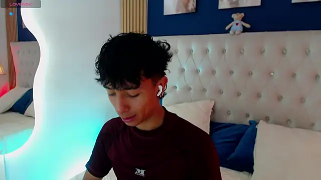 Aiden Rivers  online show from March 28, 1:00 pm