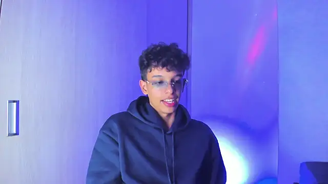 Maxfrost1 online show from May 16, 1:36 am