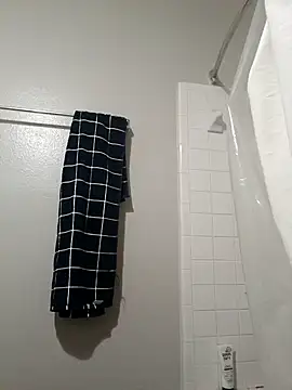 lawlesslovemaker69 online show from April 17, 1:36 pm